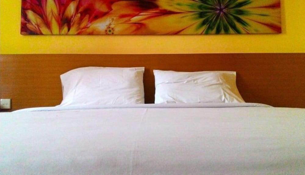 Yello Hotel Samarinda Extérieur photo