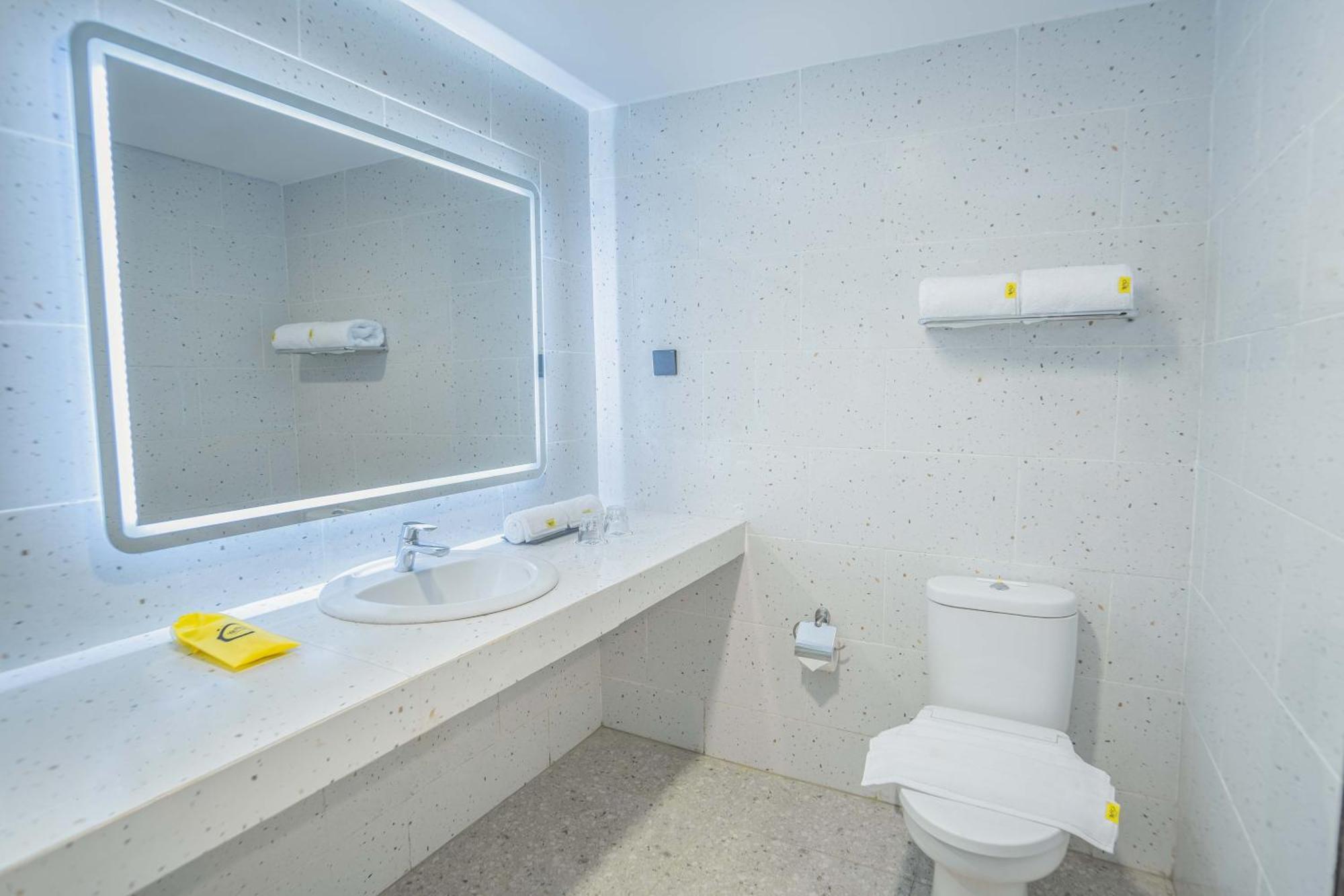 Yello Hotel Samarinda Extérieur photo
