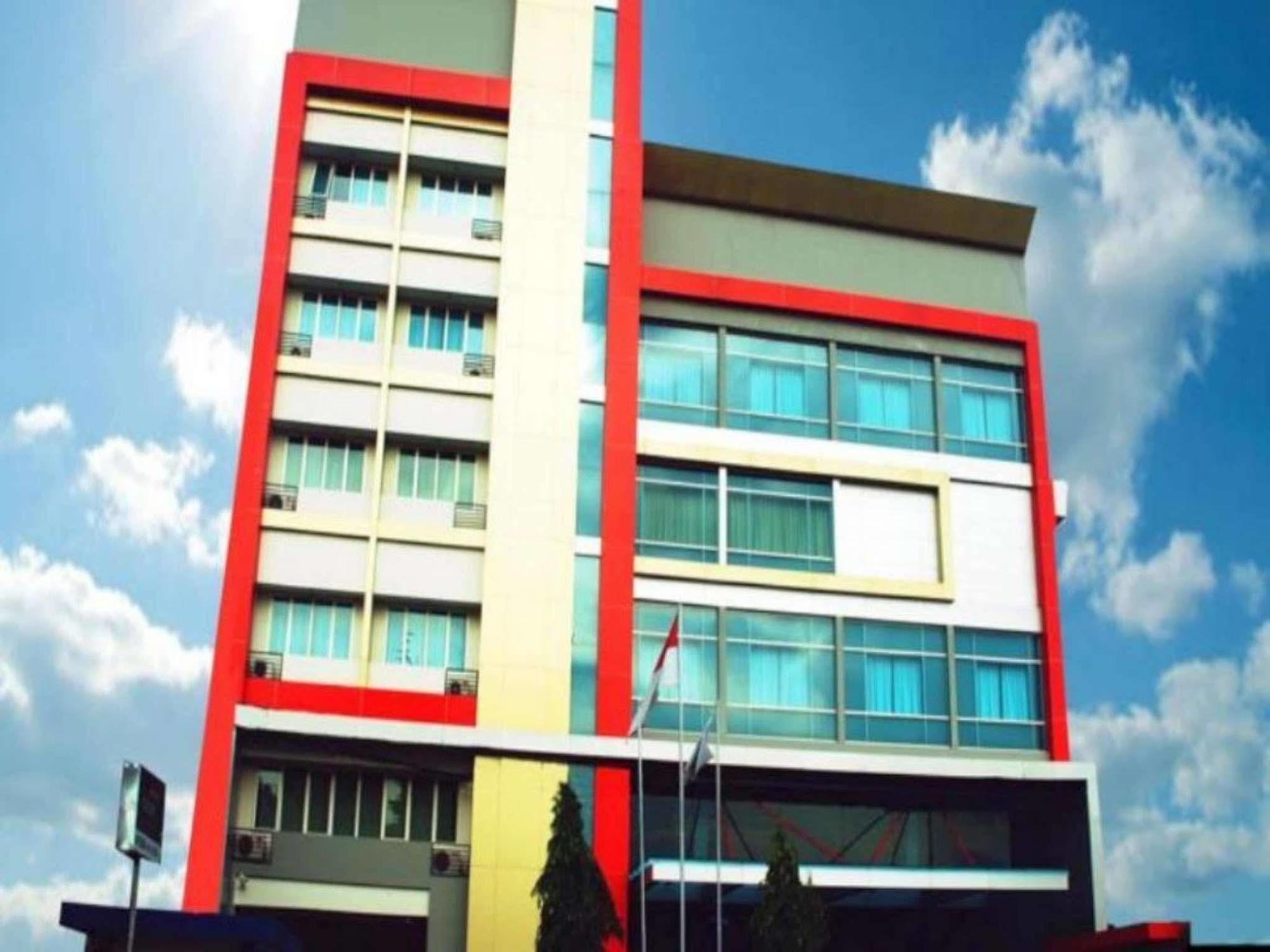 Yello Hotel Samarinda Extérieur photo